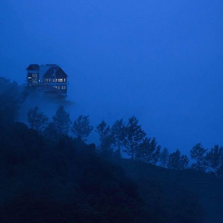 Fragrant Nature Munnar - A Five Star Classified Hotel Екстериор снимка