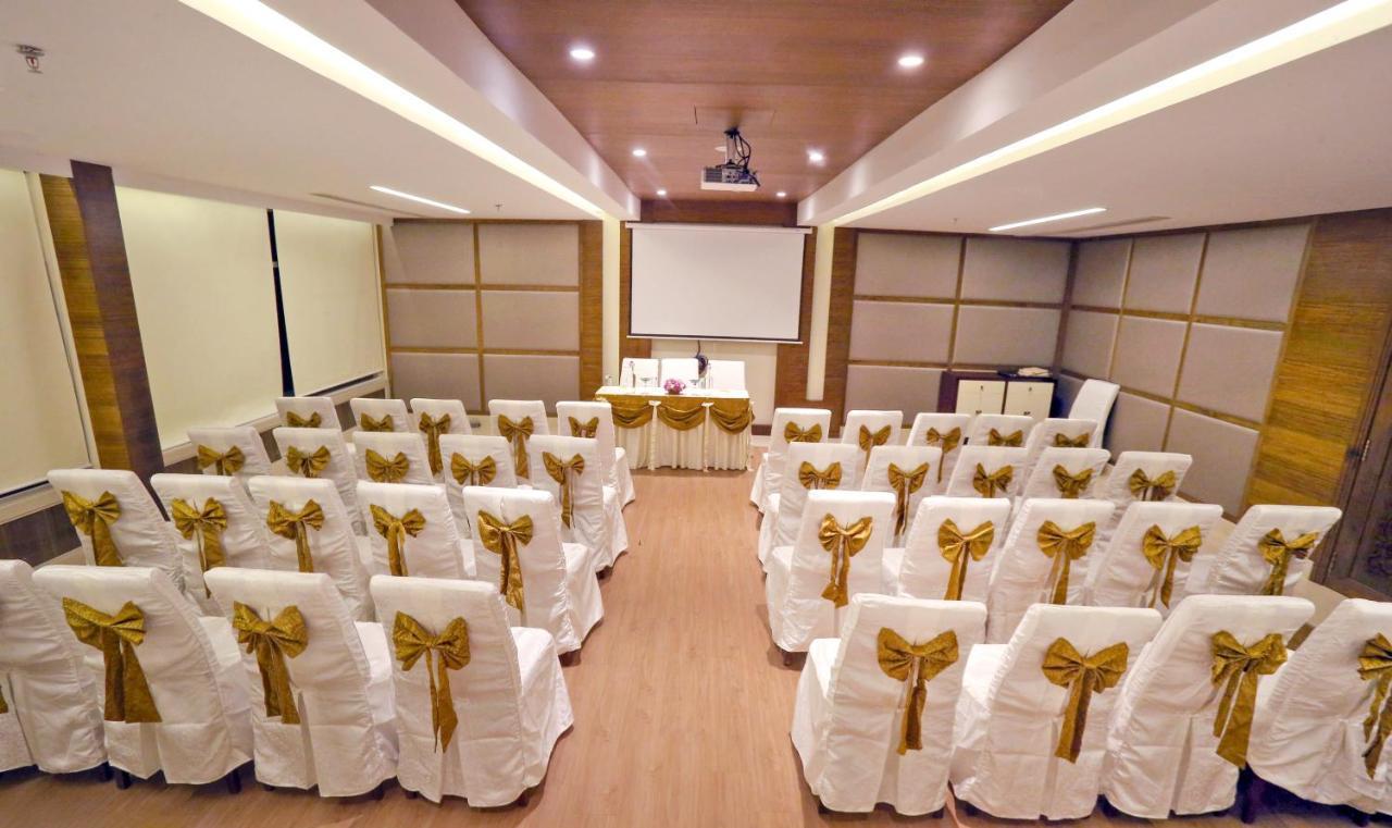 Fragrant Nature Munnar - A Five Star Classified Hotel Екстериор снимка