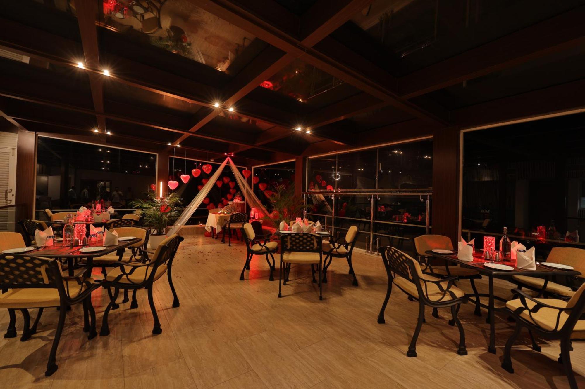 Fragrant Nature Munnar - A Five Star Classified Hotel Екстериор снимка